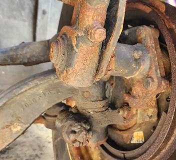 Freightliner Columbia 120 Left Spindle