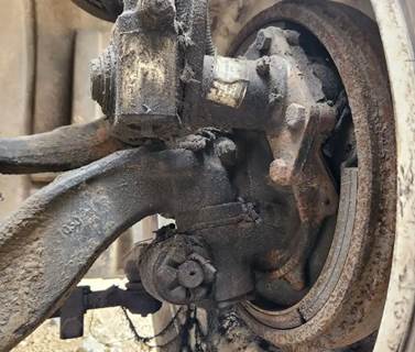 Freightliner Columbia 120 Left Spindle