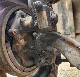 Freightliner Columbia 120 Right Spindle
