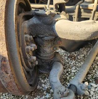 Freightliner Columbia 120 Left Spindle