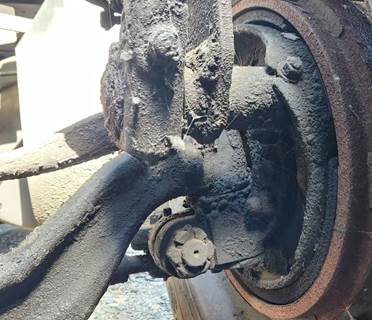 Freightliner FLD120 Left Spindle