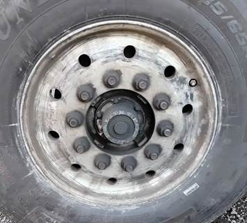 Freightliner FLD120SD Right Spindle