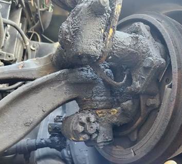 Freightliner FLD120SD Left Spindle for a 2008 Freightliner FLD120SD Glider