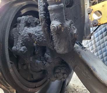 Freightliner FLD120SD Right Spindle for a 2008 Freightliner FLD120SD Glider