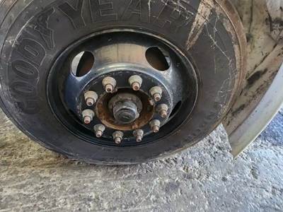 Freightliner M2 106 Right Spindle