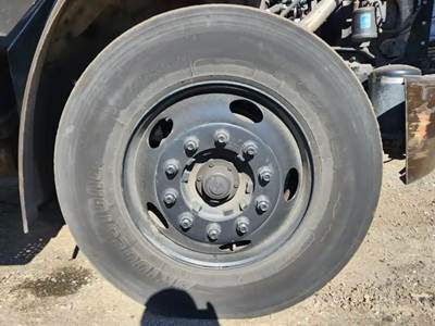 Freightliner M2 106 Right Spindle