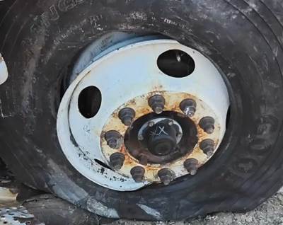 Freightliner M2 106 Right Spindle