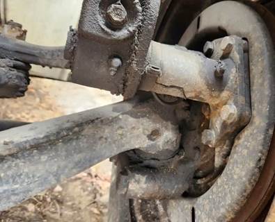 Freightliner M2 106 Left Spindle