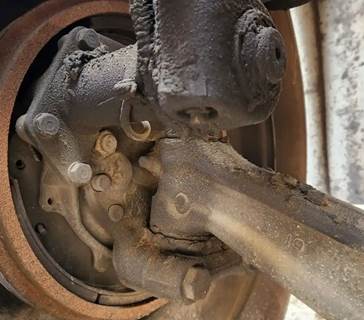 Freightliner M2 106 Right Spindle