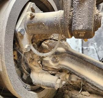 Freightliner M2 106 Right Spindle