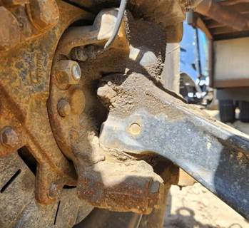 Freightliner M2 106 Right Spindle