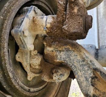 Freightliner M2 106 Right Spindle