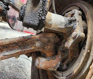 Freightliner M2 106 Left Spindle