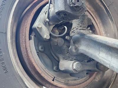 Freightliner M2 106 Right Spindle