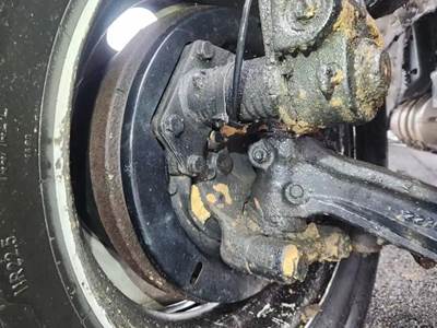 Freightliner M2 106 Left Spindle