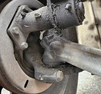 Freightliner M2 106 Right Spindle