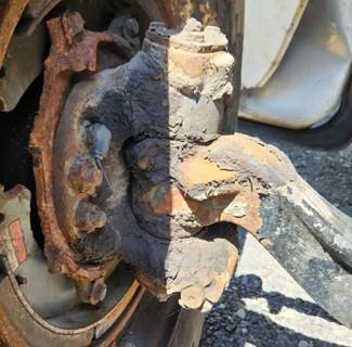 Freightliner M2 106 Right Spindle