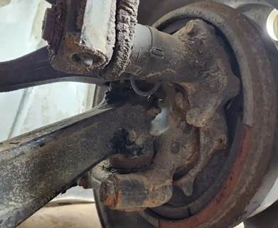 Freightliner M2 106 Left Spindle