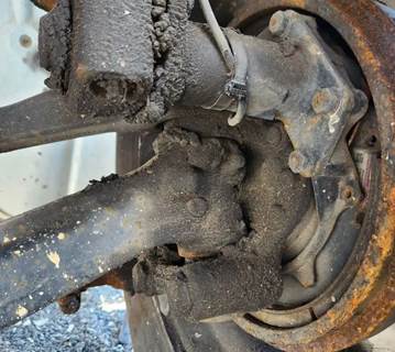 Freightliner M2 106 Left Spindle