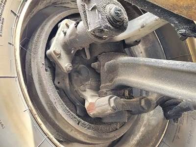 Freightliner M2 106 Right Spindle