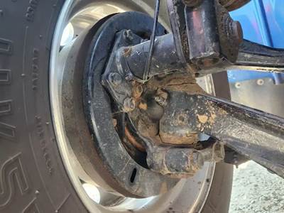 Freightliner M2 106 Right Spindle