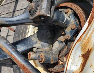 Freightliner M2 106 Left Spindle
