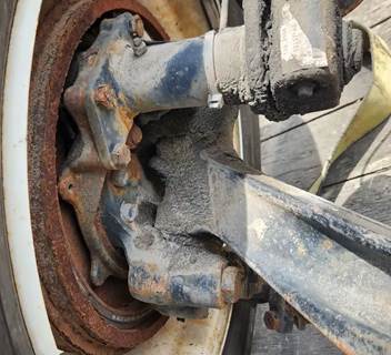 Freightliner M2 106 Right Spindle