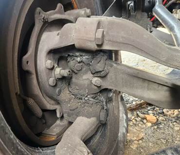 Freightliner M2 106 Left Spindle