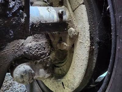 Freightliner M2 112 Left Spindle for a 2005 Freightliner M2 112 Medium Duty