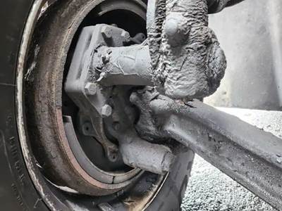 Freightliner M2 112 Right Spindle for a 2007 Freightliner M2 112 Medium Duty