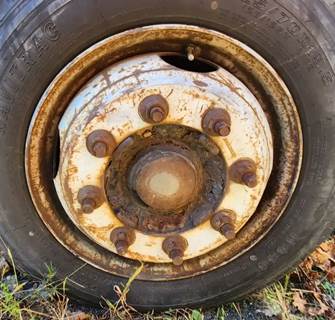 GMC C4500 Right Spindle