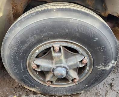 GMC C7000 Right Spindle