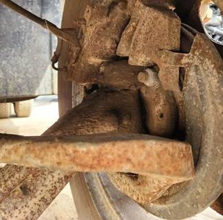 GMC C7000 Left Spindle