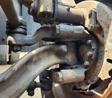 GMC C7500 Left Spindle