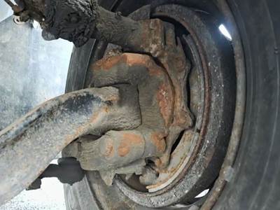 GMC C7500 Left Spindle