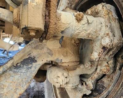 GMC C8500 Left Spindle