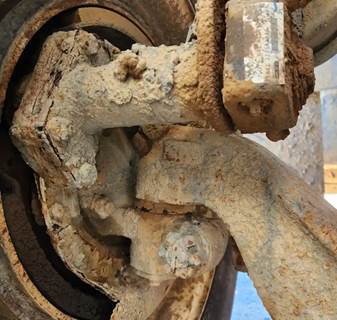 GMC C8500 Right Spindle