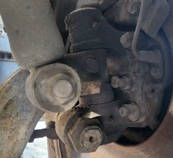 GMC W4500 Left Spindle