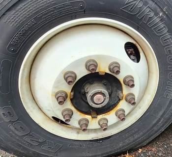 Hino 268 Left Spindle