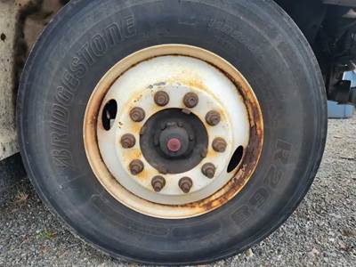 Hino 268 Right Spindle