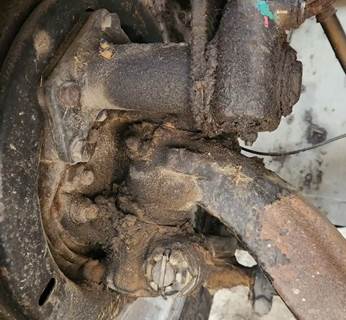 Hino 268 Right Spindle