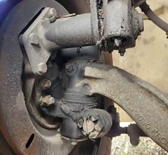 Hino 338 Right Spindle