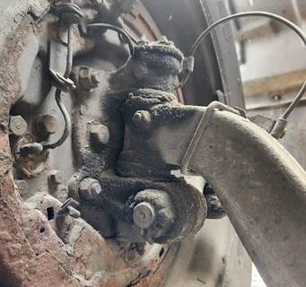 Hino FE Right Spindle