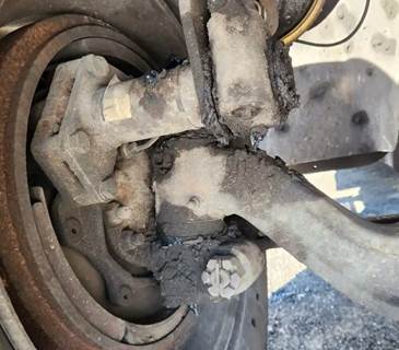 International 4300 Right Spindle