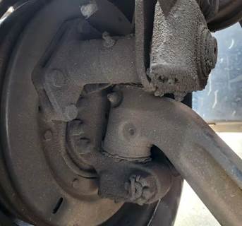 International 4400 Right Spindle