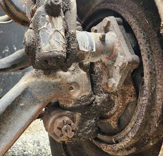 International 4400 Left Spindle
