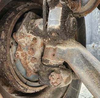 International 4400 Right Spindle