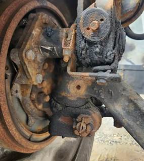 International 4400 Right Spindle