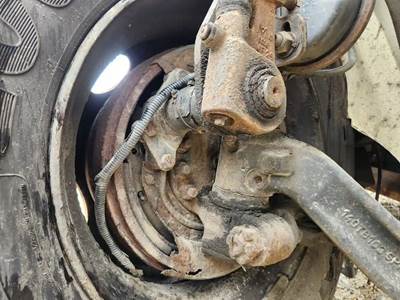 International 4400 Right Spindle