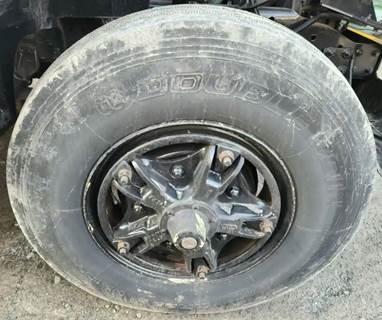 International 4900 Right Spindle